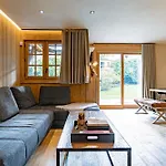 Apartment Escapade *